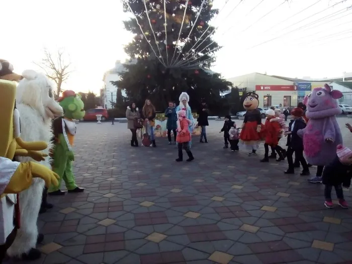 игры для детей на Майской площади г. Гулькевичи