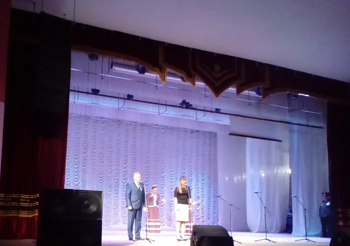 Лариса Чуприна и Геннадий Гнатенко с прветственным словом к участникам фестиваля Не стареют душой ветераны