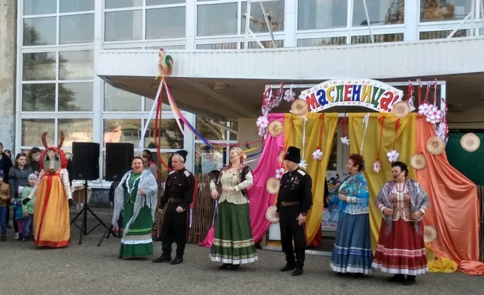 МКУ ЦКД Кубань выступление казачьего ансамбля Майдан