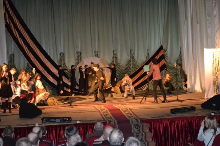 фрагмент композиции школы № 7 г.Гулькевичи