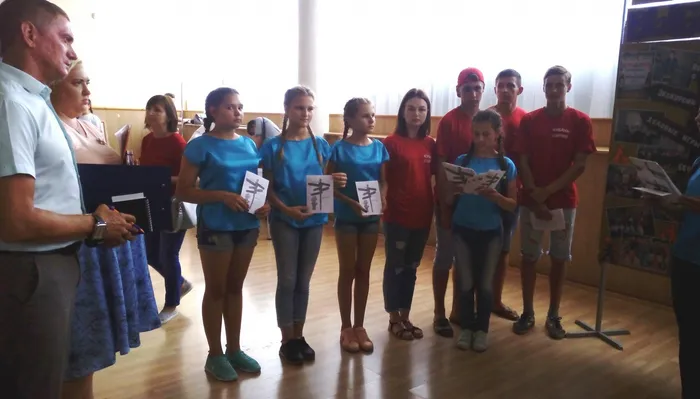 жюри внимательно слушает рассказ ребят