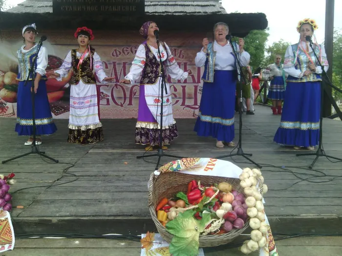 Выступление вокального коллектива Калейдоскоп