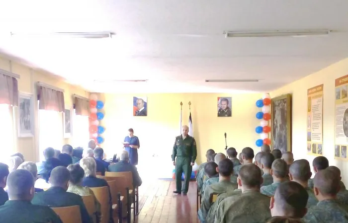 поздравление командира батальона связи Михайлова Р.В.