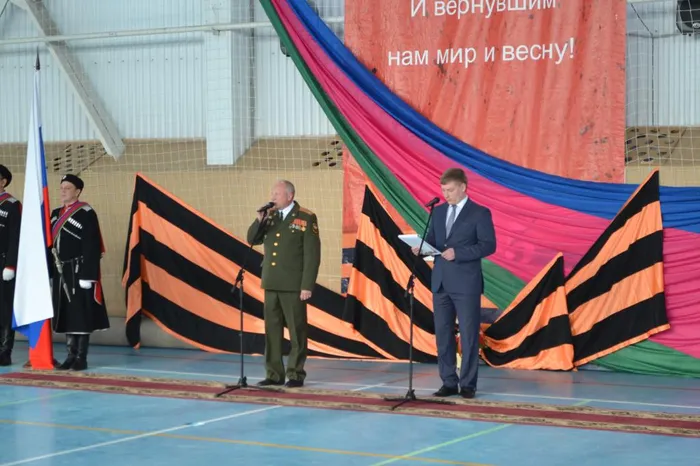 02. военный комиссар   Павел  Колотев