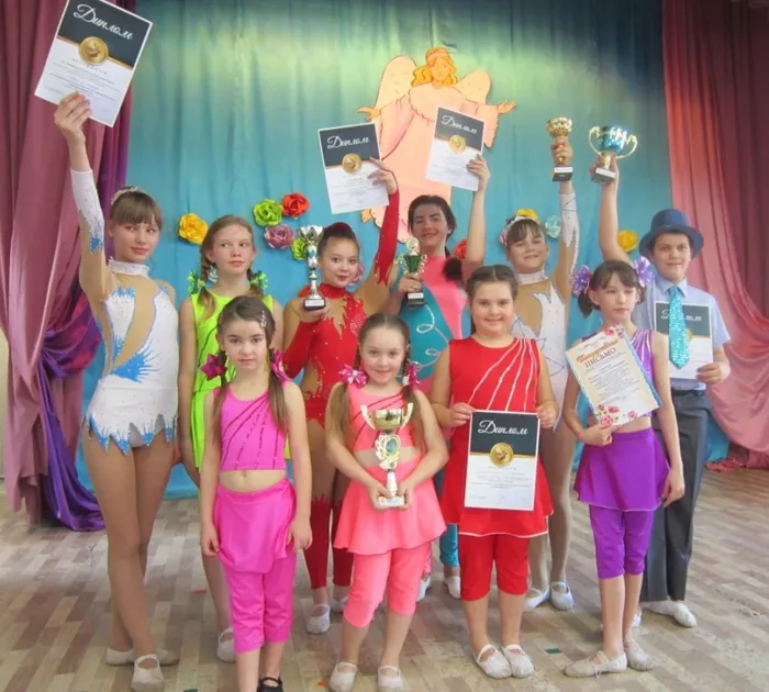 участники циркового коллектива Фантазия