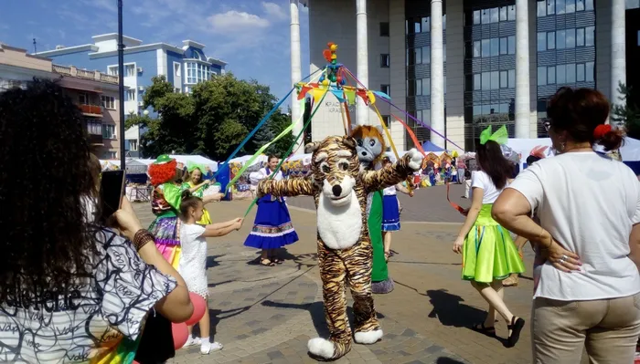 шоу театр ЛиК проводит игровую программу