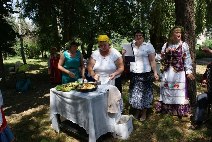 Творческая презентация Троицкой яичницы