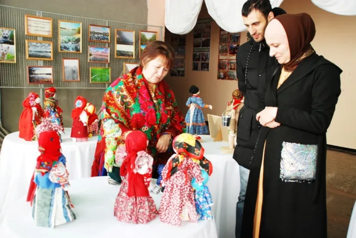 Гости на выставке ДПИ