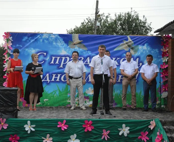 Александр Шишикин поздравляет жителей п.Комсомольский