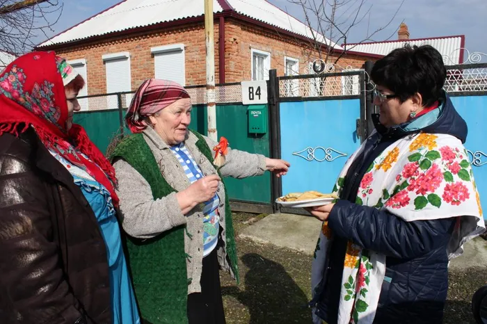х.Чаплыгин поздравление на дому ветерана педагога Зозулина Р.А.