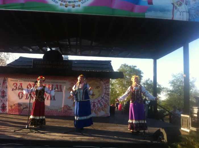 Выступление вокального коллектива Калейдоскоп на Станичном правлении