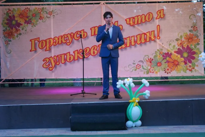 Денис Агарков читает Э.Асадова