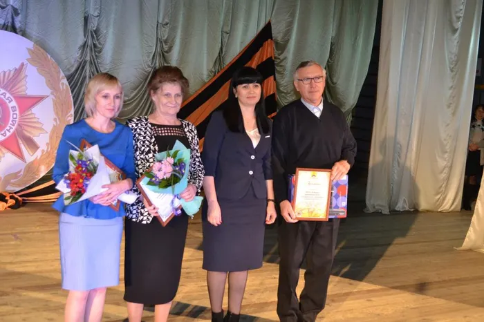 Элеонора Морозова с победителями учреждений культуры