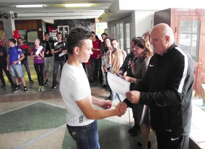 Награждение победителей проводит А.И.Матяш