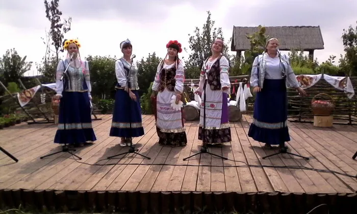 Выступление на подворье Вареничная