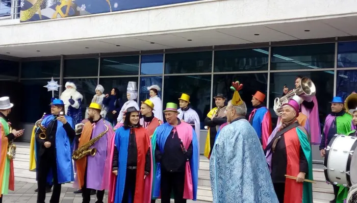 встреча шествия  у Музыкального театра