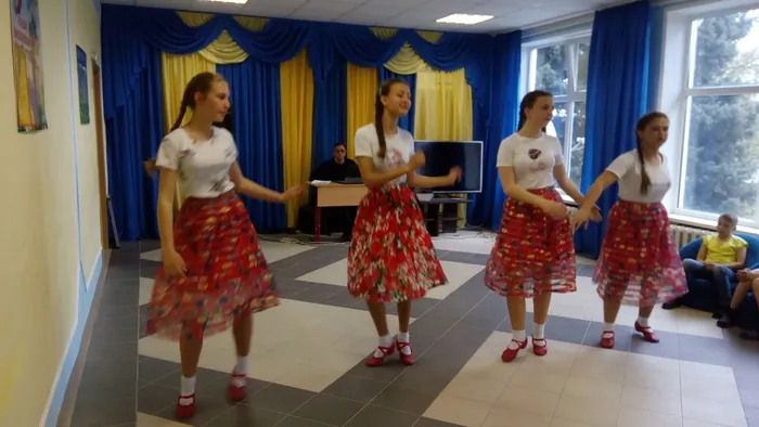 Группа танцевального коллектива