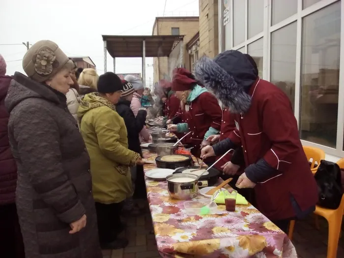 С пылу, с жару! угощали блинчиками в г.Гулькевичи