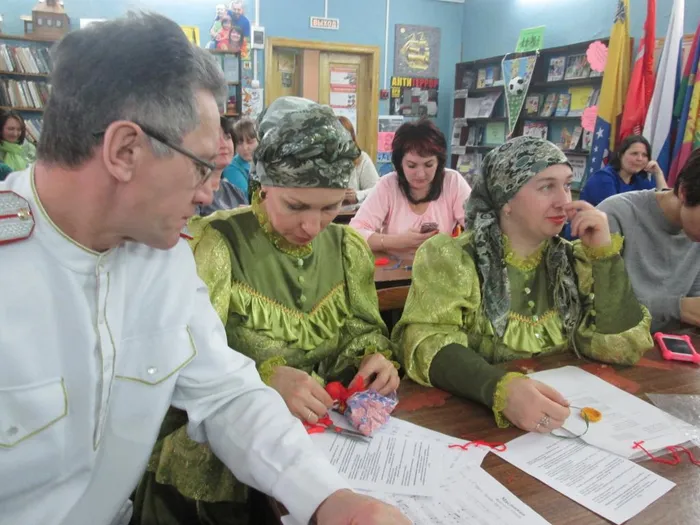 мастер - класс  Марины Теплинской по изготовлению куклы домашней Масленицы