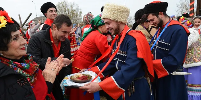 Михаил Агафонов и Марина Боброва на Станичном правлении